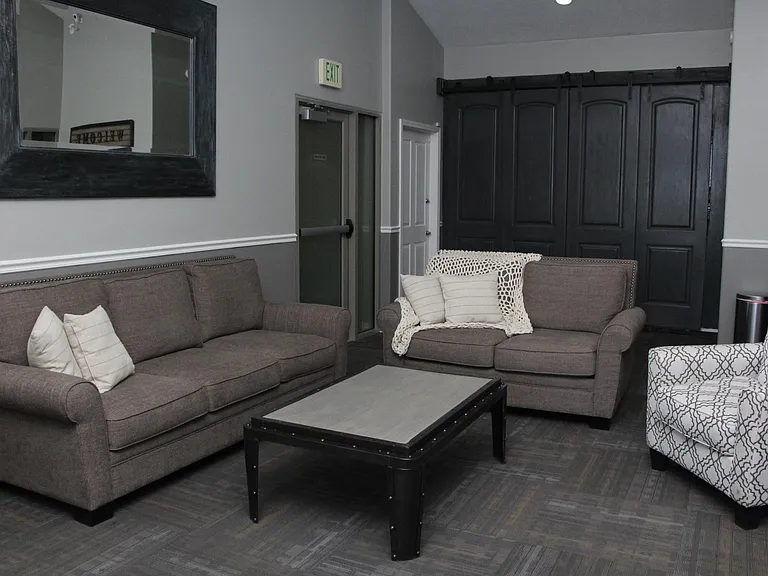 Leasing Office