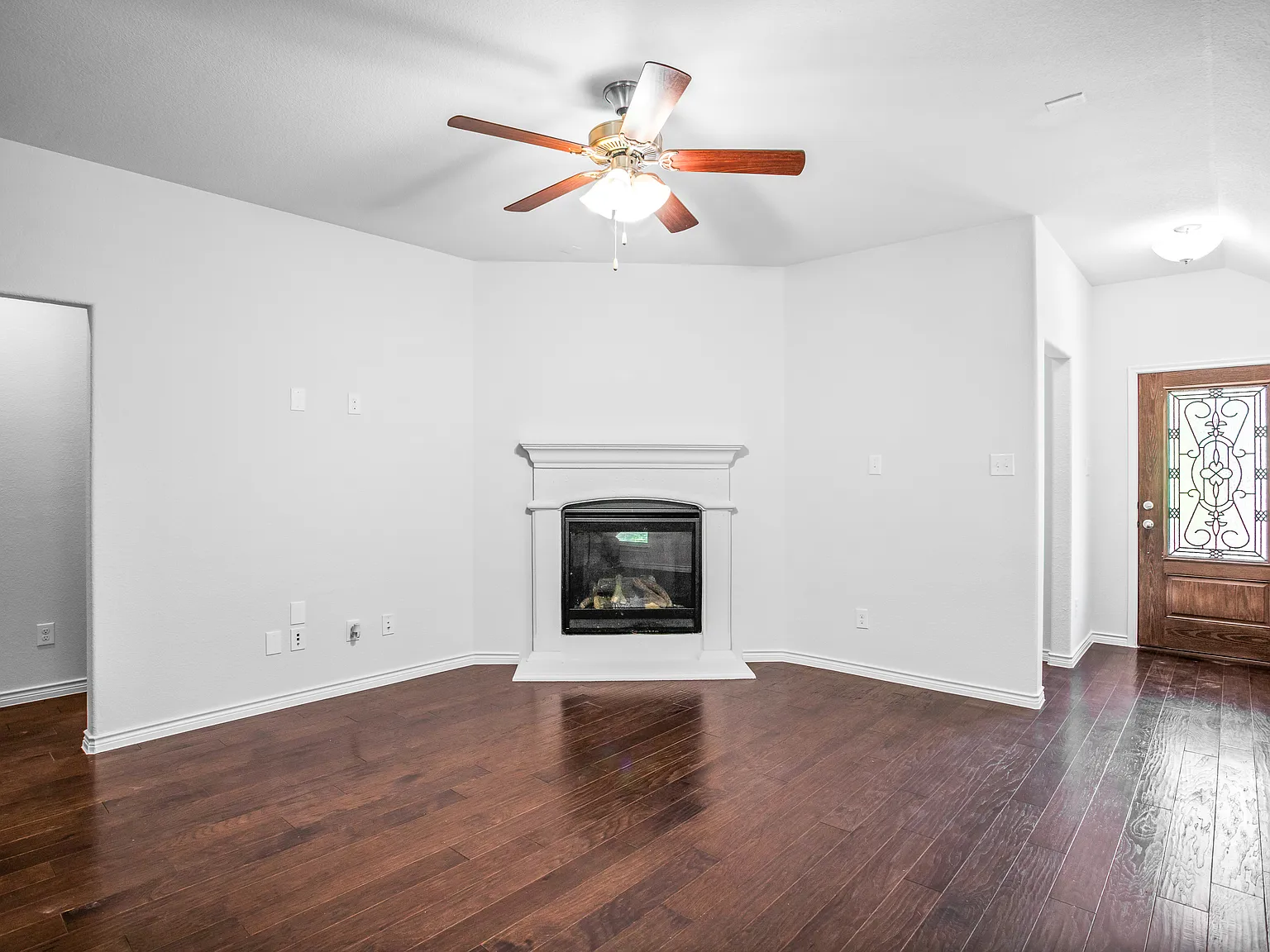 3 bed, 1418 sqft, $2,280 — Photo 4