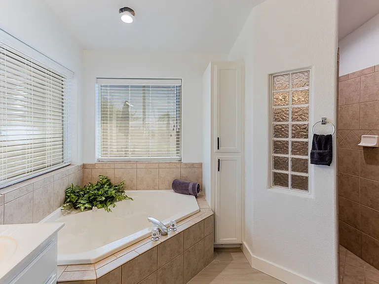 3785 Cattail Dr — Photo 32
