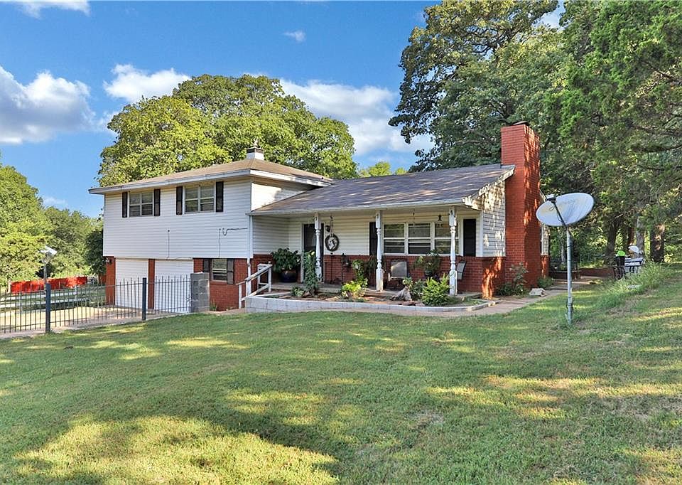 1st image of 8211 N Laura Ln