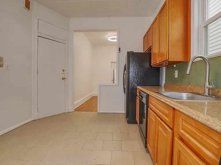 119 Zabriskie St #3 — Photo 10