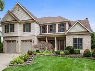 1 Walnut Ln, Sugar Grove, IL 60554