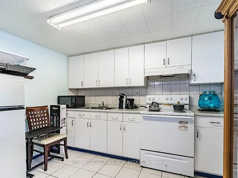 1178 Ogden Ave #BASEMENT ONLY — Photo 8