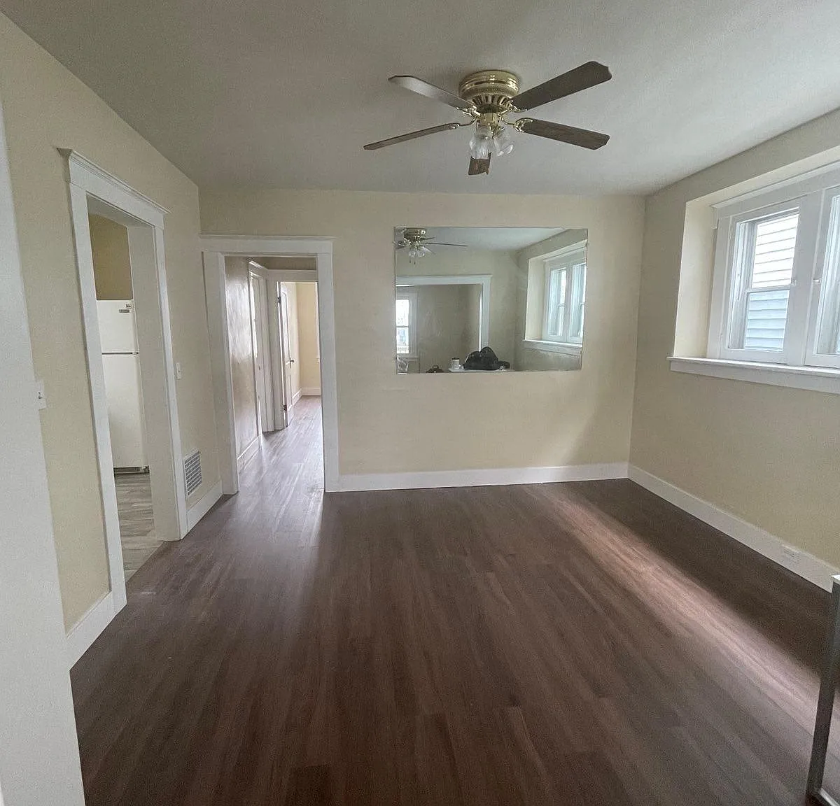 303 Crestwood Ave — Photo 1