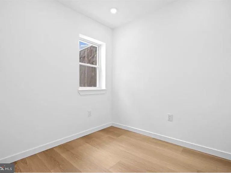 2215 N Mutter St — Photo 18