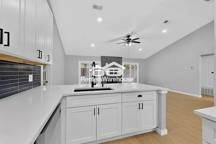 3945 Spoonwood Ln — Photo 15