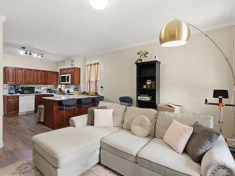 28 Willowdale Ave #1 — Photo 10