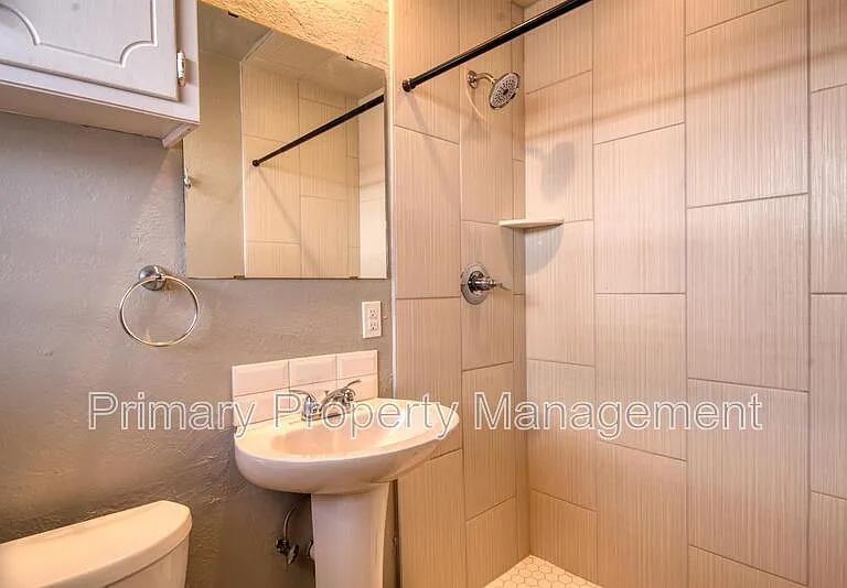 303 Kimberly Ln — Photo 17
