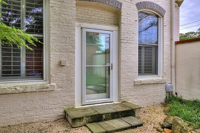 1 bed, 1475 sqft, $2,100 — Photo 4