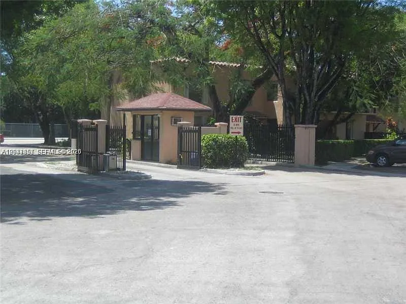 Spanish Trace Condo — Photo 1