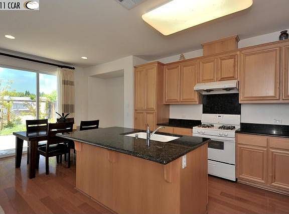 4th image of 355 Karelian St