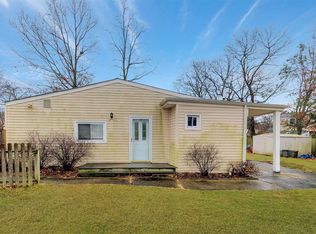 22 Doradell Dr, Holbrook, NY 11741