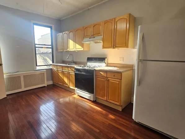 59-28 56th St Floor 2, Maspeth, NY 11378