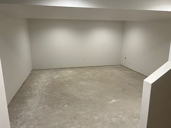 4th image of 4000 Cumberland Dr