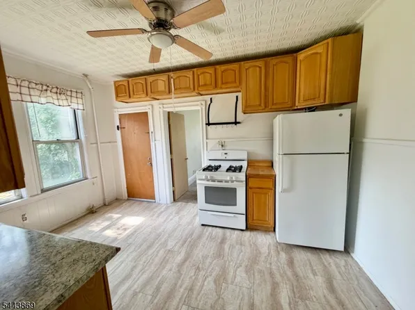 4A Swaine Pl, West Orange, NJ 07052