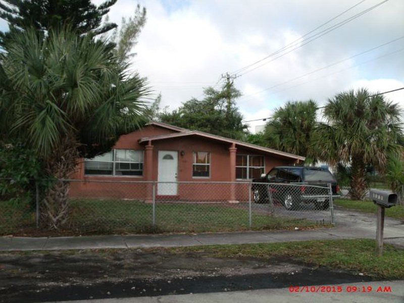 2nd image of 1081 NW 25th Ave