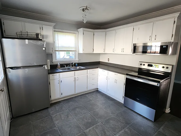 6307 Franklin Dr — Photo 2