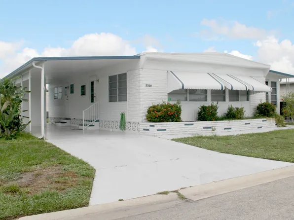 2329 York Dr, Sarasota, FL 34238