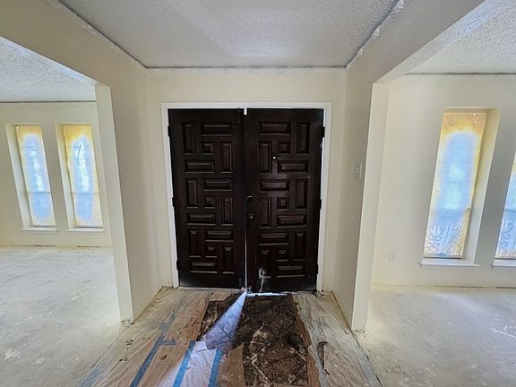 5th image of 2047 Argyle Ave