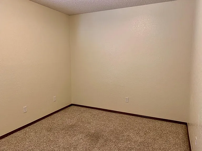 1419 Pickford Ln — Photo 28