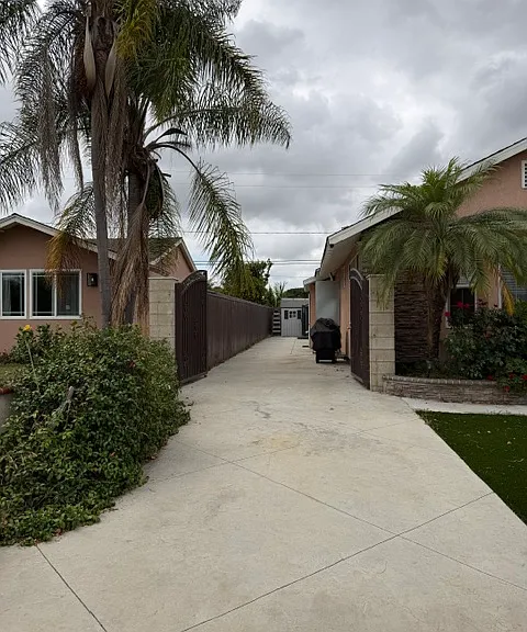 9292 Melba Dr — Photo 2