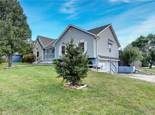 607 NE Victoria Dr, Lees Summit, MO 64086