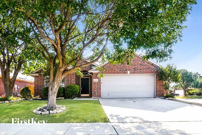 1st image of 600 Oak Hollow Trl