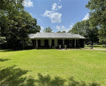 2404 Lakeshore Dr, Greensboro, NC, 27407