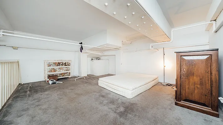 Rented by Nooklyn NYC LLC | media 71