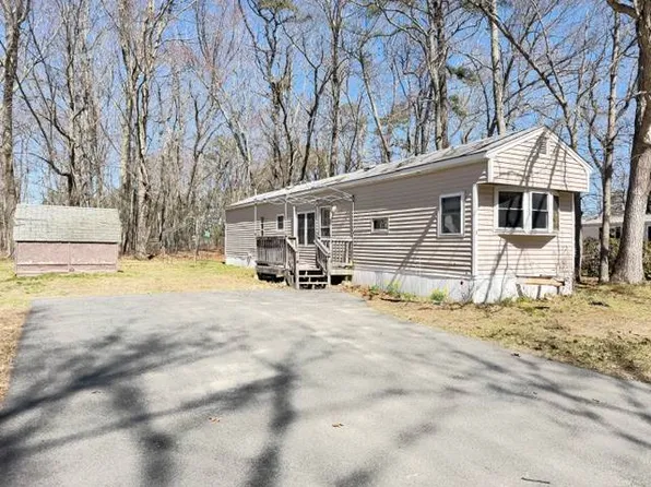 5 Larivierre Ln, Dayton, ME 04005