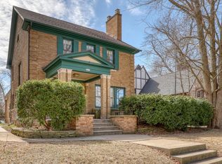 2411 E Newberry Blvd, Milwaukee, WI 53211