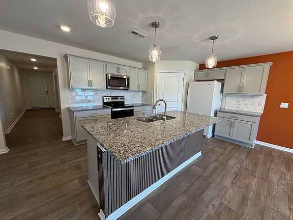 3rd image of 7626 Sand Pit Rd