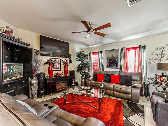 4th image of 308 Galvez Ln