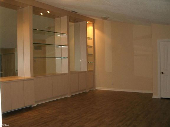 Oak Sun Terrace LR - TheShattowGroup