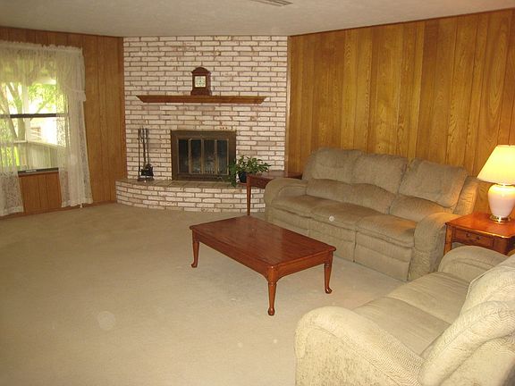 4th image of 107 Westwood Ln