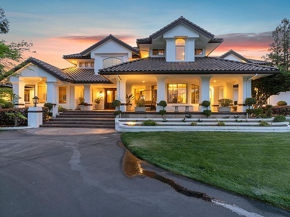 3rd image of 10676 Wilton Rd