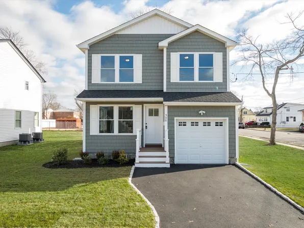 98 S 36th Street, Wyandanch, NY 11798