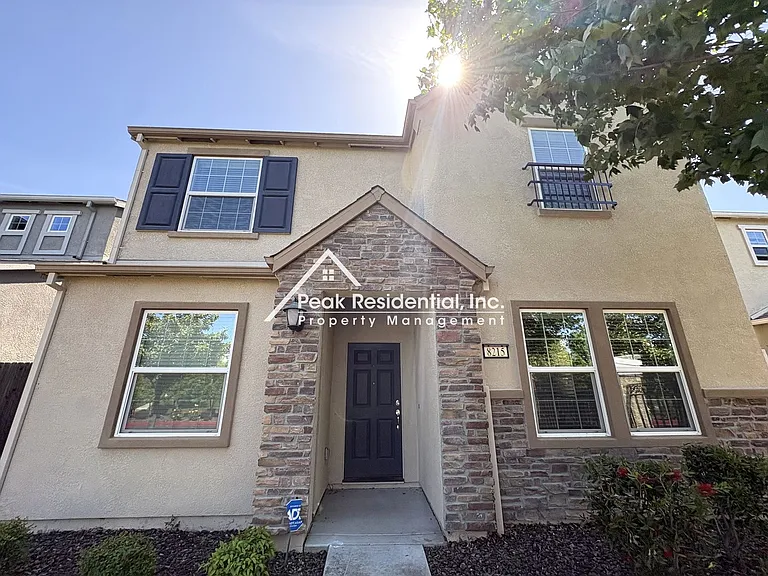 8215 Winterhead Ln — Photo 3