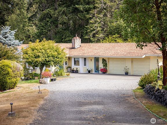 3rd image of 203 Levig Rd.