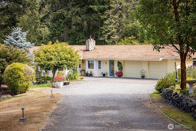 3rd image of 203 Levig Rd.