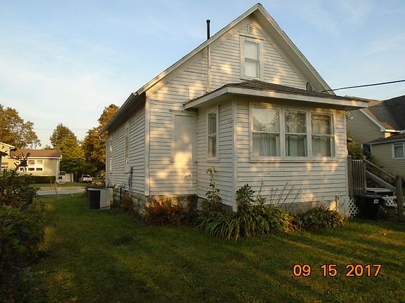 3rd image of 303 S Ash St