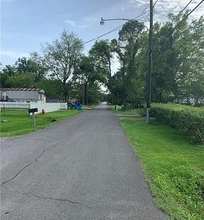 2nd image of 728 Vans Ln