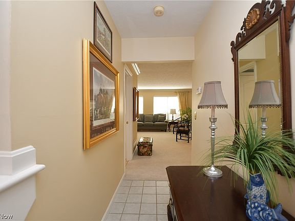 4th image of 10379 N Pond Ln