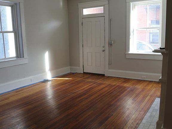 4th image of 1703 Pleasant St #1