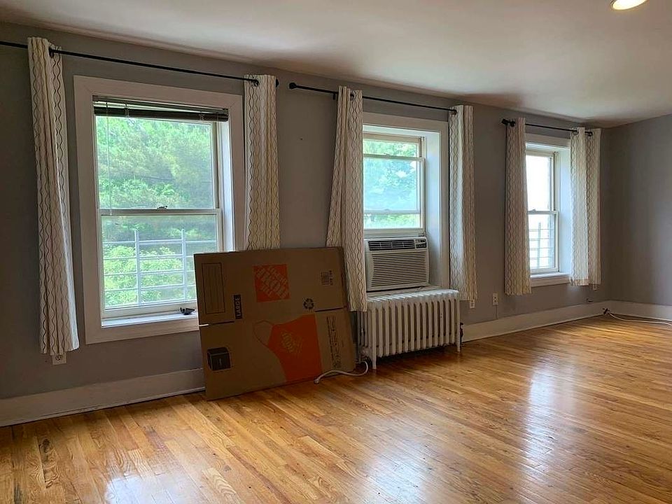 1st image of 606 Carlton Ave #A4a