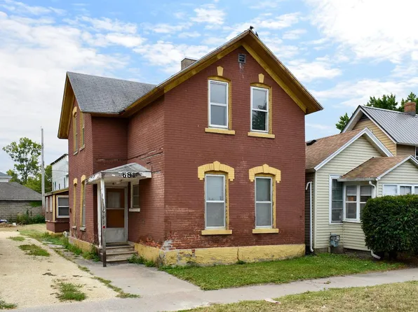 681 W 4th St, Winona, MN 55987