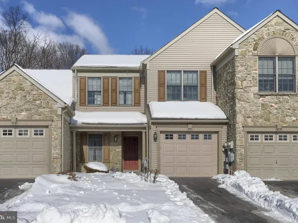 1935 Limestone Dr, Hummelstown, PA 17036