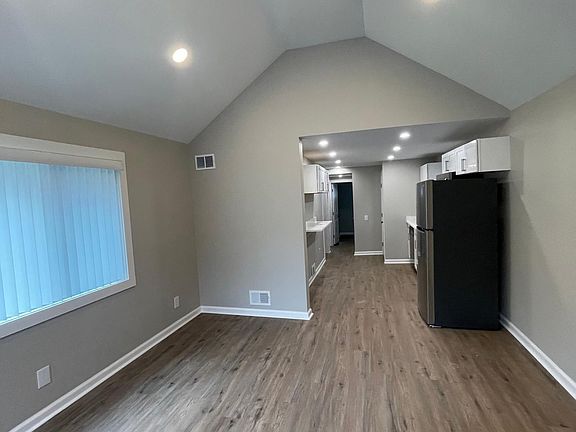 Livingroom with vaulted ceiling
