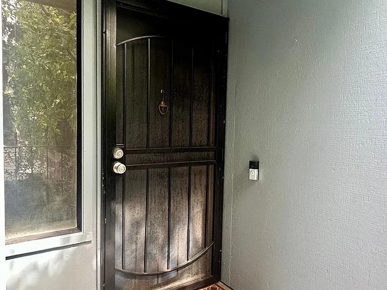 1098 Azalea Ct — Photo 3