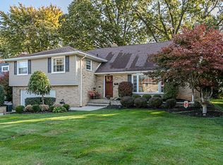 2811 Gibson Dr, Rocky River, OH